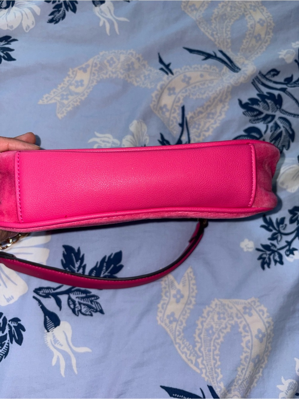 Juicy Couture Hot Pink Mini Shoulder Bag with Gold Chain - Picture 6 of 6